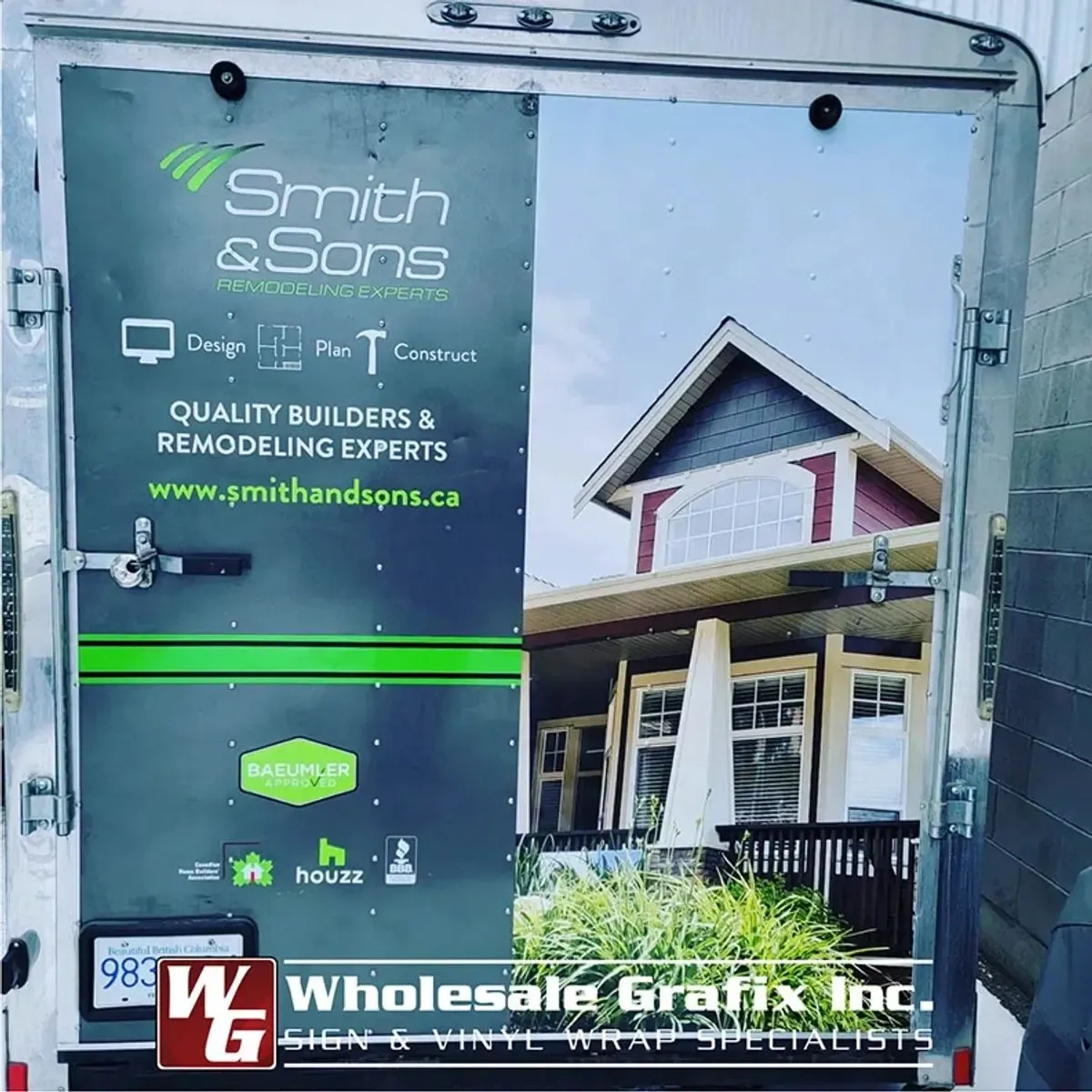 Trailer side panel with large format printed graphics